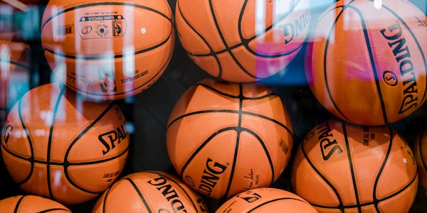 世界杯参赛球队更衣室画面 - 球衣悬挂整齐